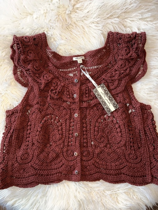 Ultra Pink Tops - 🏷️ ULTRA PINK // Boho Crocheted Tank Top // Burgundy